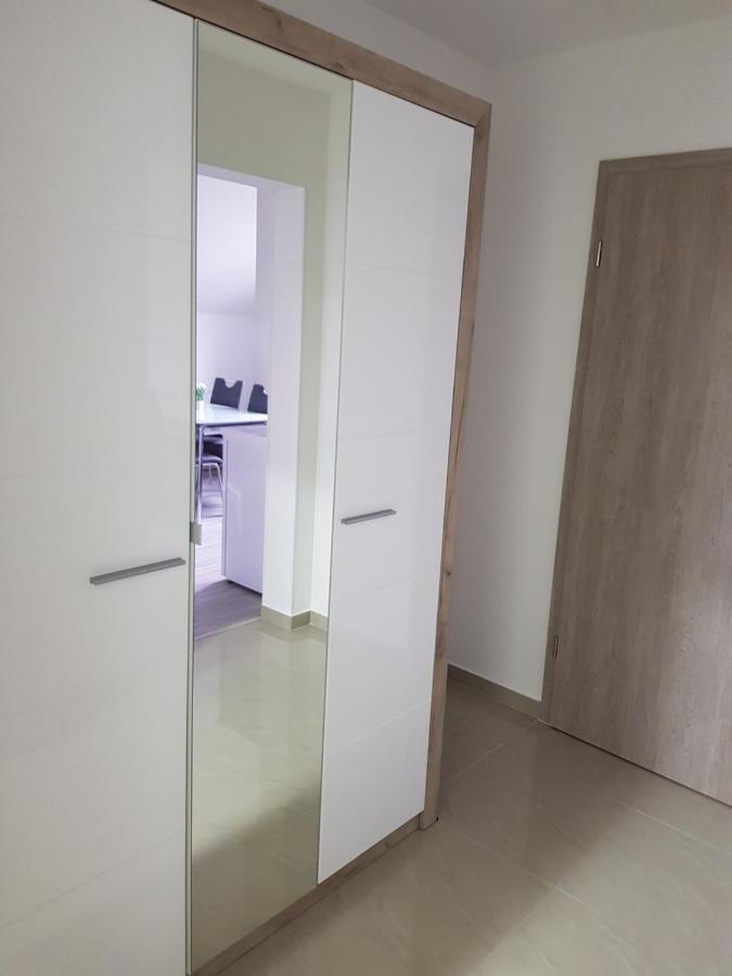Apartmani Brigita Korenica Exterior photo