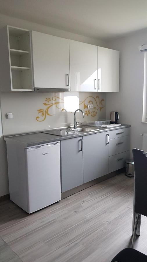 Apartmani Brigita Korenica Exterior photo